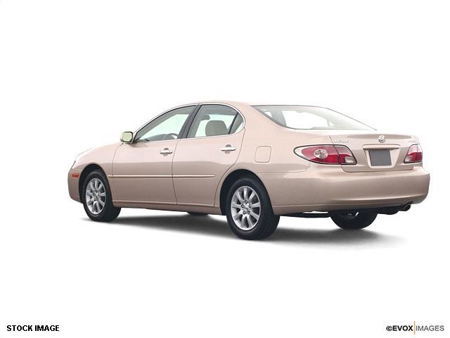 2004 Lexus ES 330 Pickup 2D 6 Ft