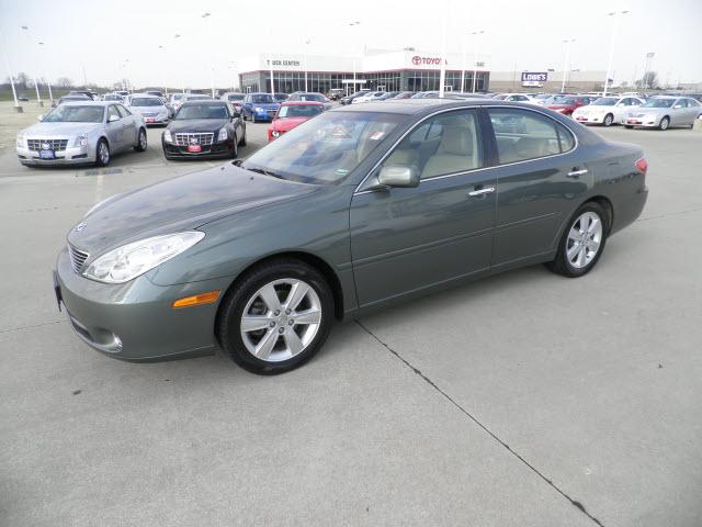 2005 Lexus ES 330 Pickup 2D 6 Ft