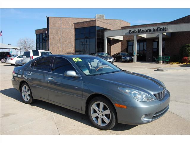 2005 Lexus ES 330 Pickup 2D 6 Ft