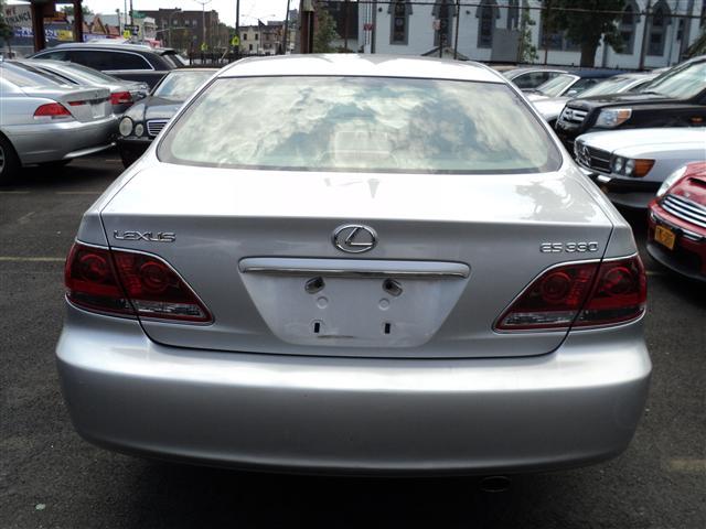 2005 Lexus ES 330 SE Sedan