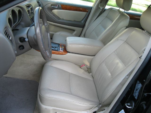 2000 Lexus GS 300 L.T. 4-w.d. 5.3L