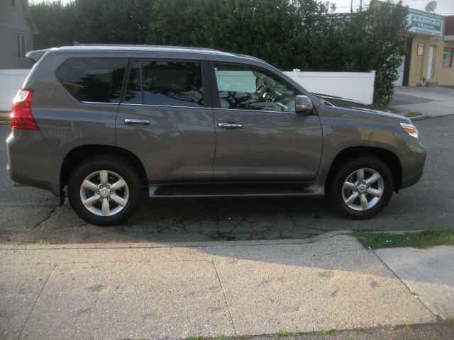 2011 Lexus GX 460 Scion XB