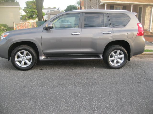 2011 Lexus GX 460 Scion XB