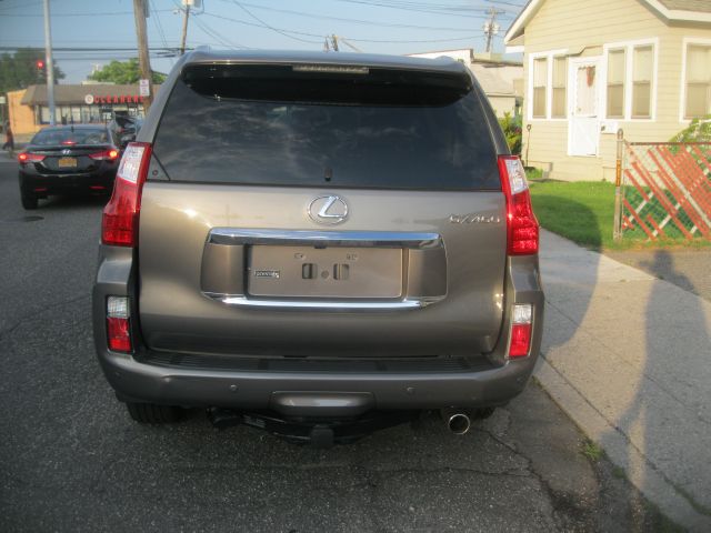 2011 Lexus GX 460 Scion XB