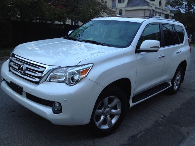 2011 Lexus GX 460 Scion XB