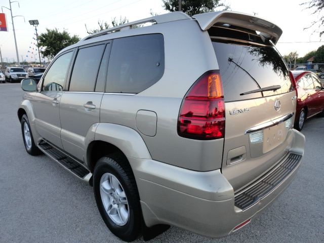 2003 Lexus GX 470 Scion XB