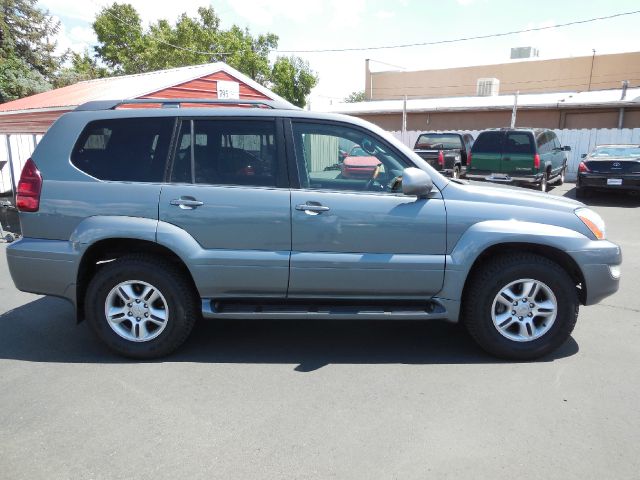 2003 Lexus GX 470 Scion XB