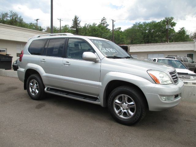 2003 Lexus GX 470 Scion XB