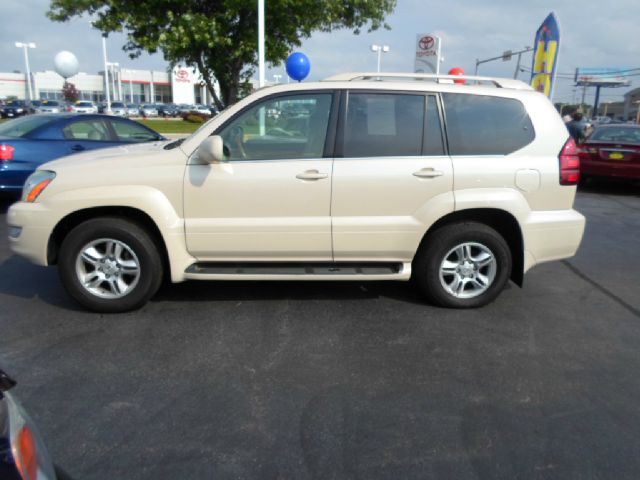 2003 Lexus GX 470 Scion XB