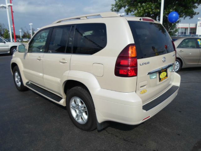 2003 Lexus GX 470 Scion XB