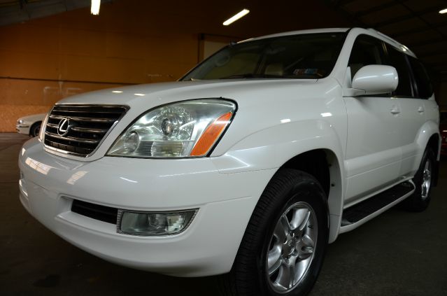 2003 Lexus GX 470 Scion XB