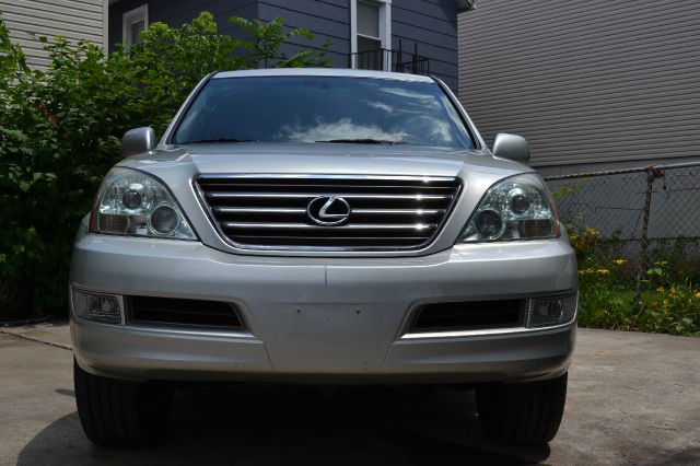 2003 Lexus GX 470 Scion XB