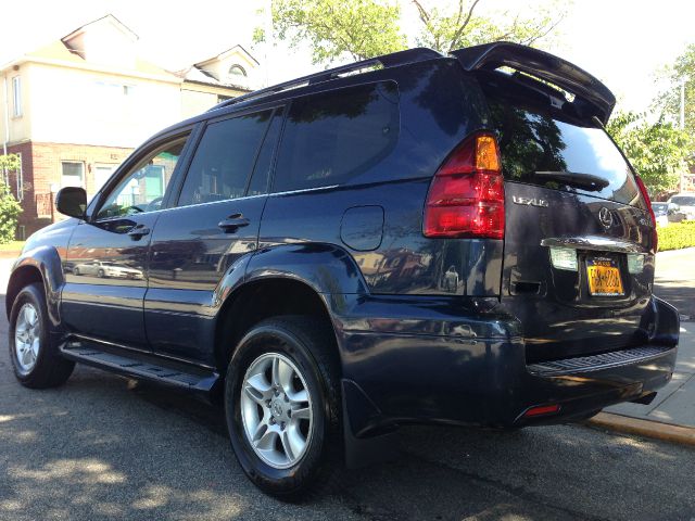 2004 Lexus GX 470 Scion XB