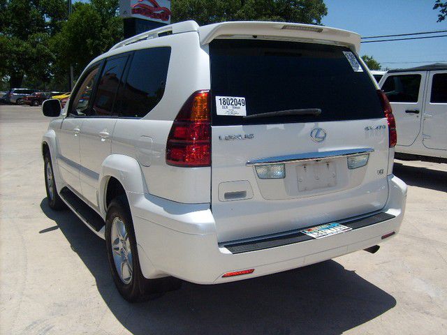 2004 Lexus GX 470 Scion XB