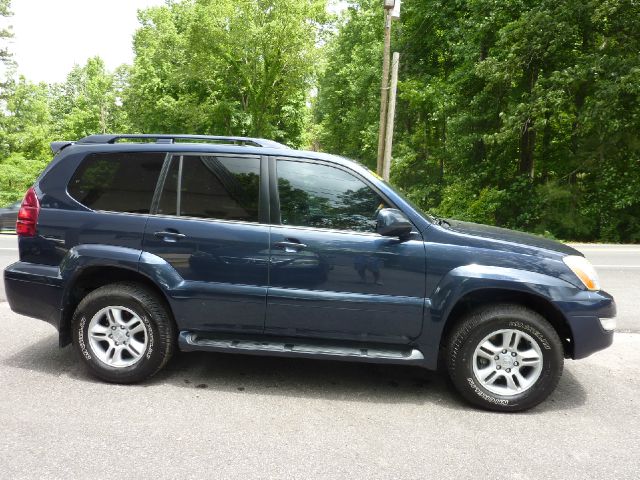 2004 Lexus GX 470 Scion XB