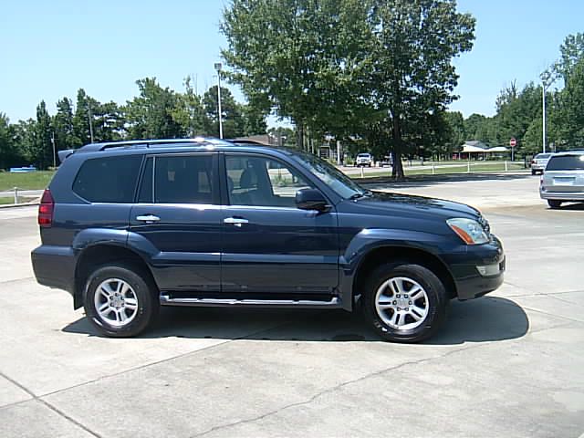 2004 Lexus GX 470 Scion XB