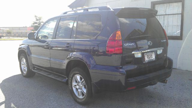 2004 Lexus GX 470 Scion XB