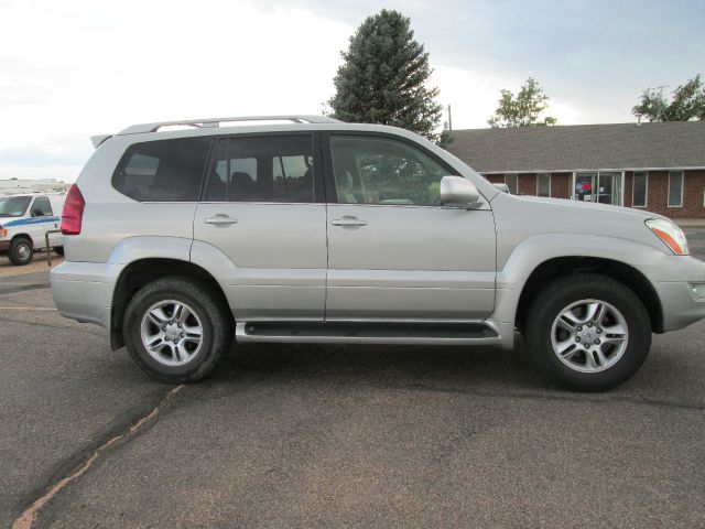 2004 Lexus GX 470 Scion XB