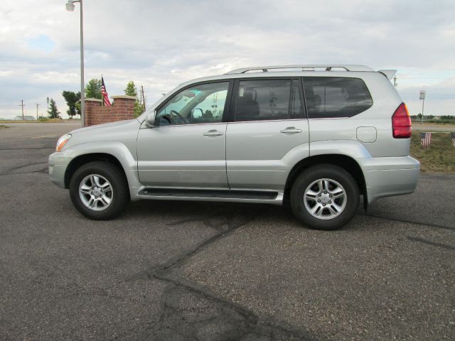 2004 Lexus GX 470 Scion XB