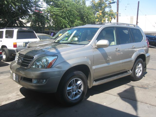 2004 Lexus GX 470 Scion XB