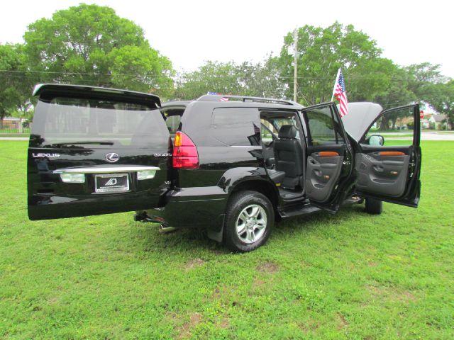 2004 Lexus GX 470 Scion XB