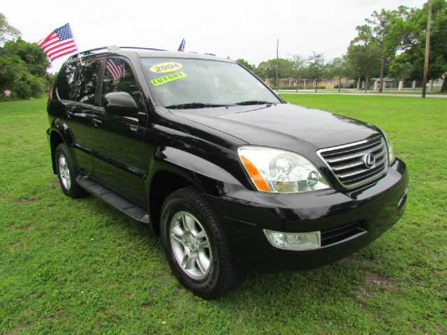 2004 Lexus GX 470 Scion XB