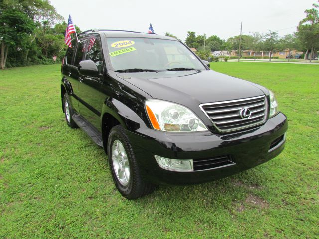 2004 Lexus GX 470 Scion XB