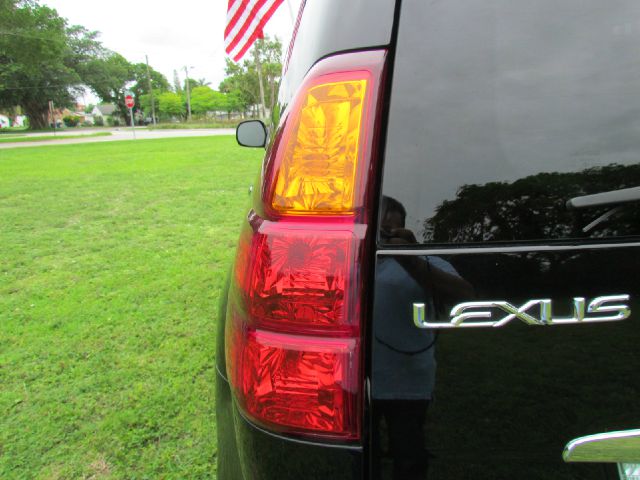 2004 Lexus GX 470 Scion XB