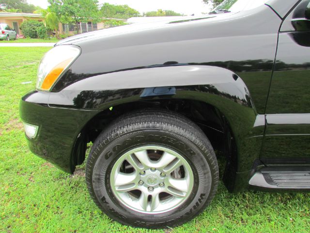 2004 Lexus GX 470 Scion XB