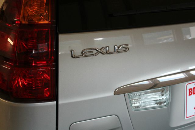 2004 Lexus GX 470 Scion XB