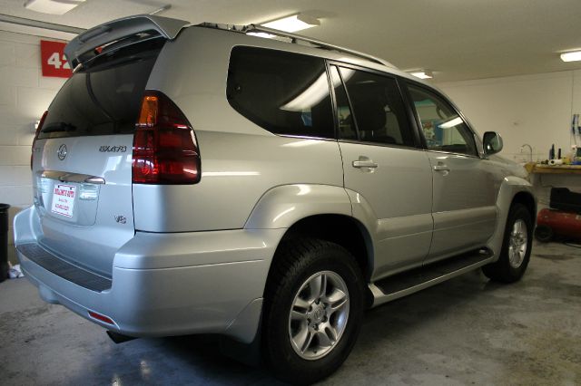 2004 Lexus GX 470 Scion XB