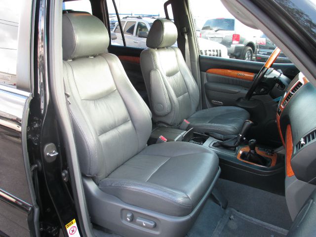 2004 Lexus GX 470 Scion XB