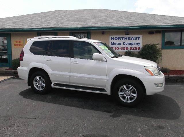 2004 Lexus GX 470 Scion XB