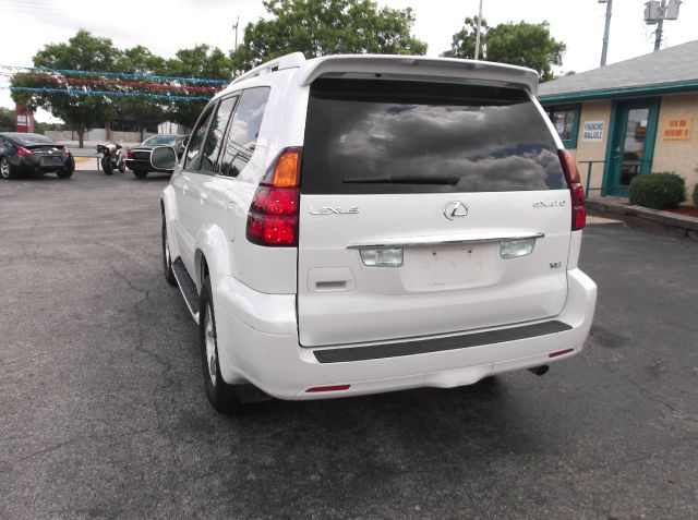 2004 Lexus GX 470 Scion XB