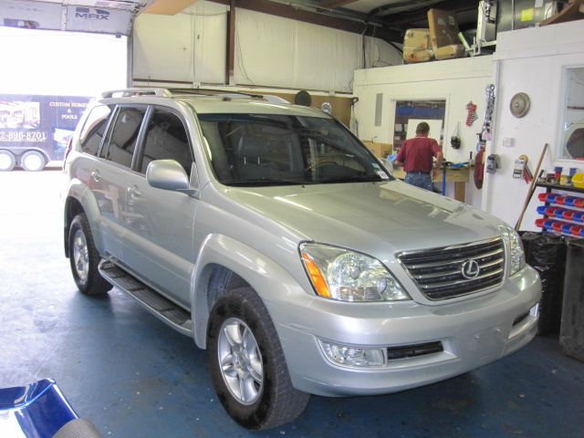 2004 Lexus GX 470 Scion XB