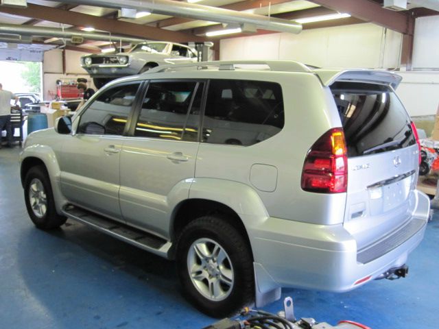 2004 Lexus GX 470 Scion XB