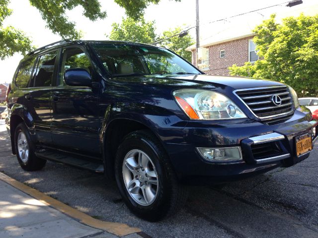 2004 Lexus GX 470 Scion XB