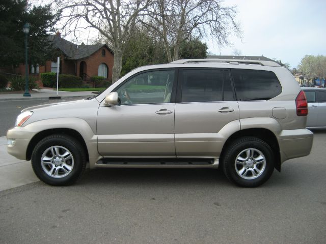 2004 Lexus GX 470 Scion XB