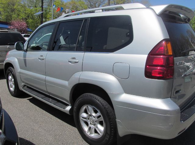 2004 Lexus GX 470 Scion XB