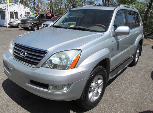 2004 Lexus GX 470 Scion XB