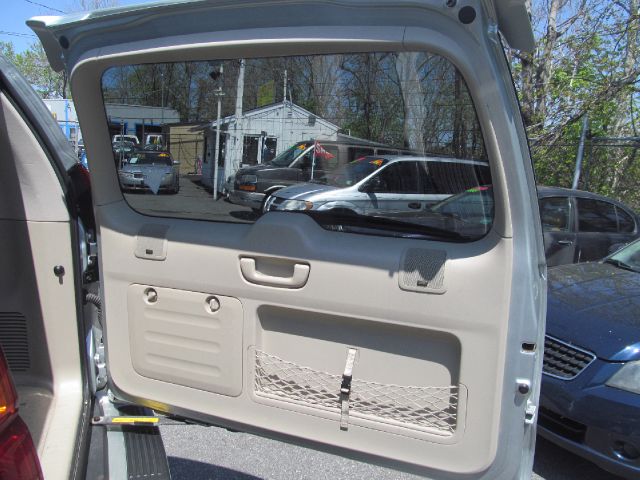 2004 Lexus GX 470 Scion XB