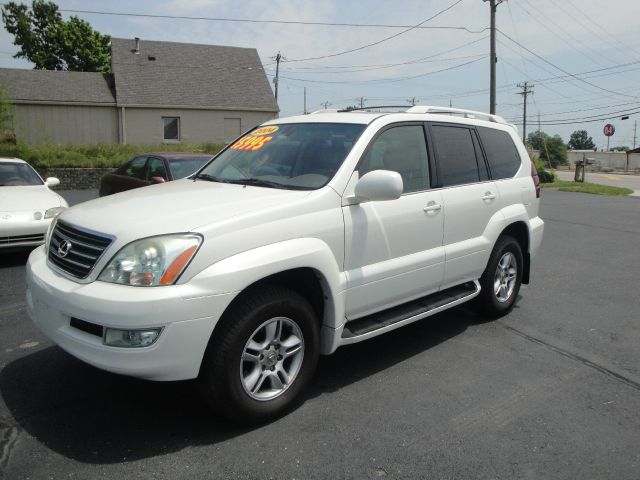 2004 Lexus GX 470 Scion XB