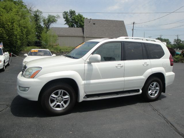 2004 Lexus GX 470 Scion XB