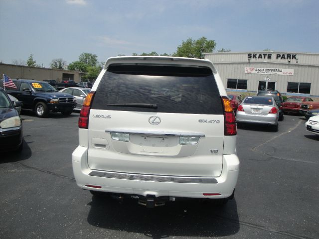 2004 Lexus GX 470 Scion XB