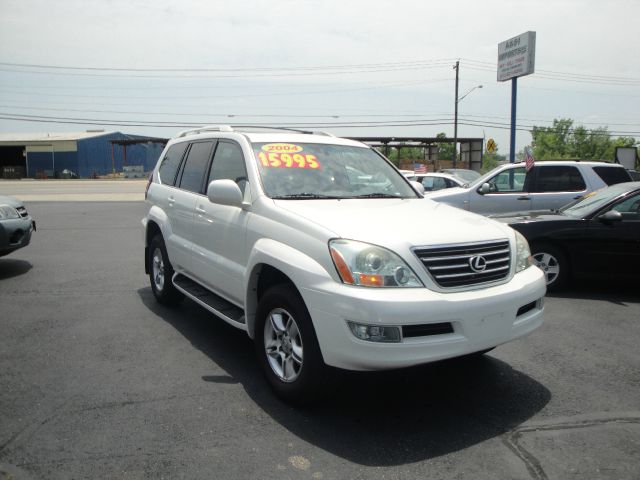 2004 Lexus GX 470 Scion XB