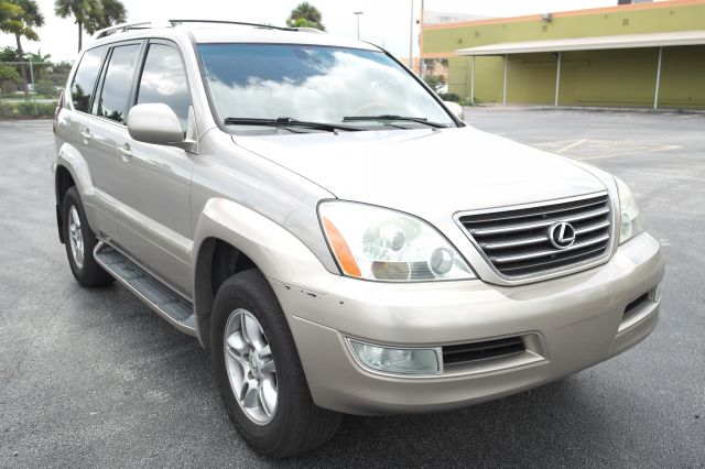 2004 Lexus GX 470 Scion XB