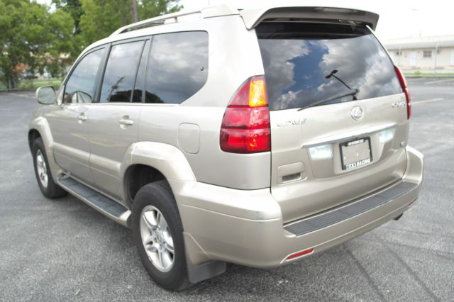 2004 Lexus GX 470 Scion XB