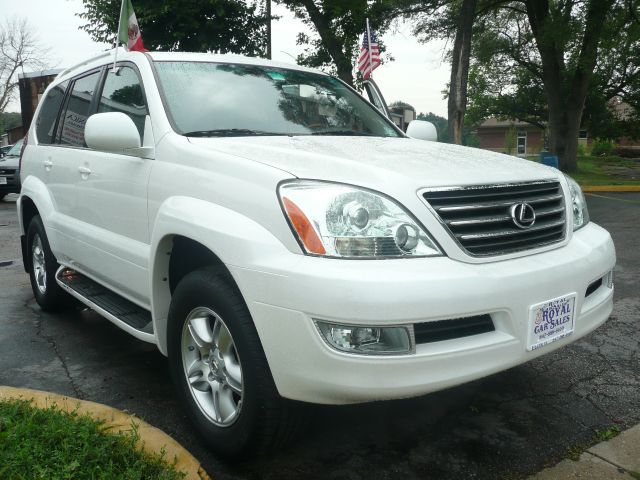 2005 Lexus GX 470 Scion XB