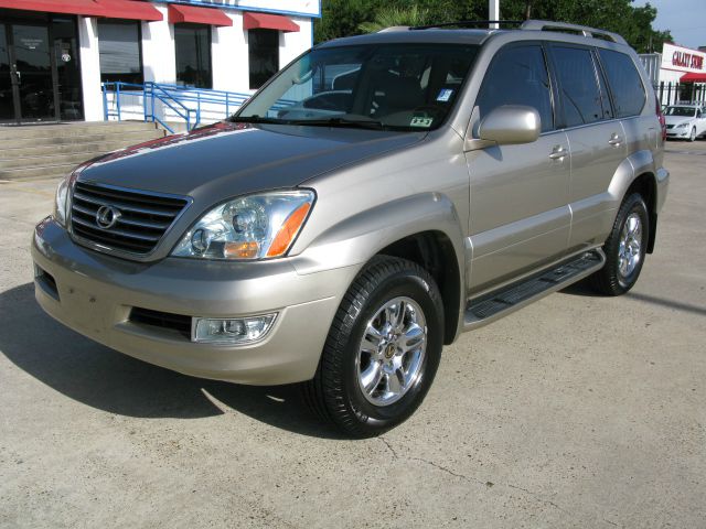 2005 Lexus GX 470 Scion XB