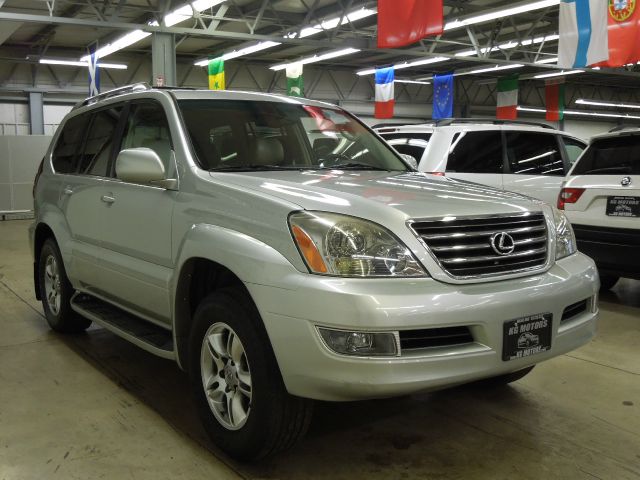 2005 Lexus GX 470 Scion XB